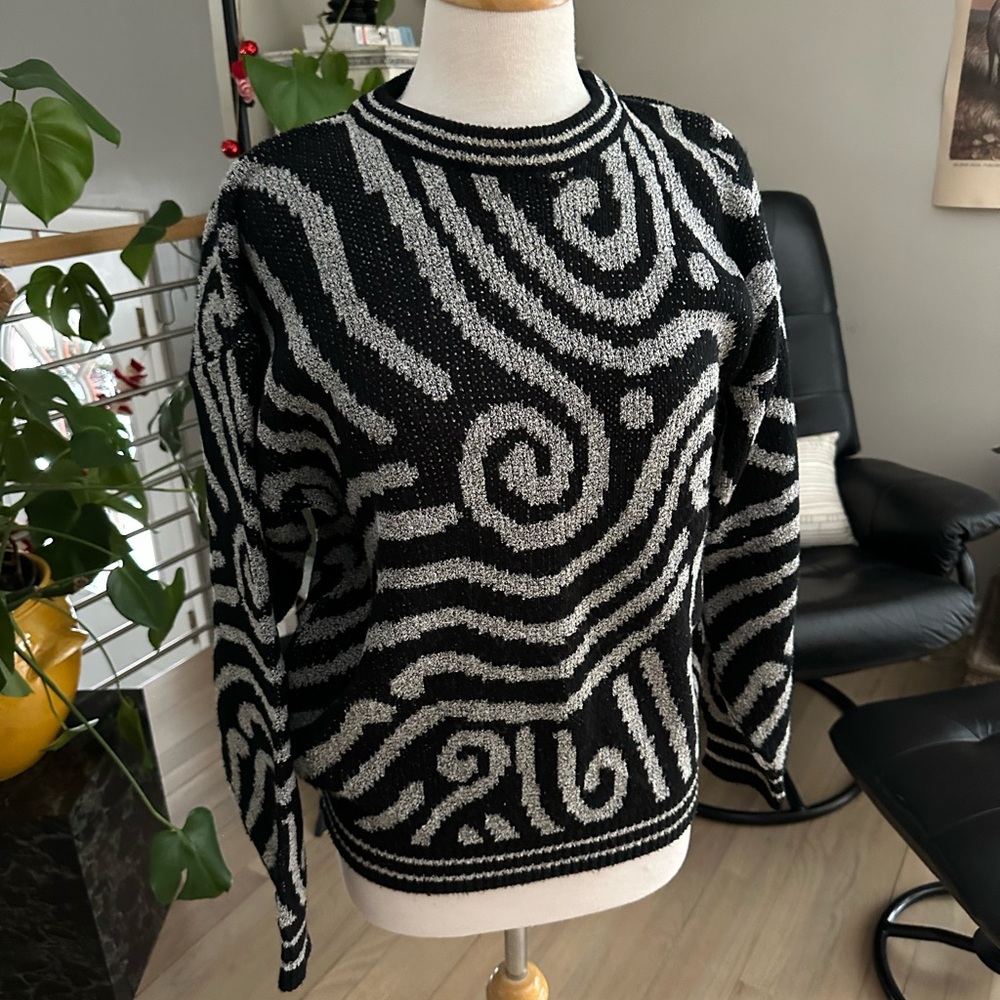 Vintage Cellini Black and Gray Patterned Sweater